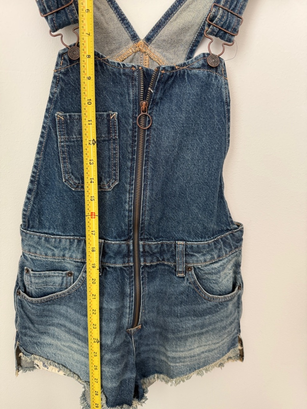 We The Free Denim Shorts
Overalls Women's Size 2 - Picture 3 of 9